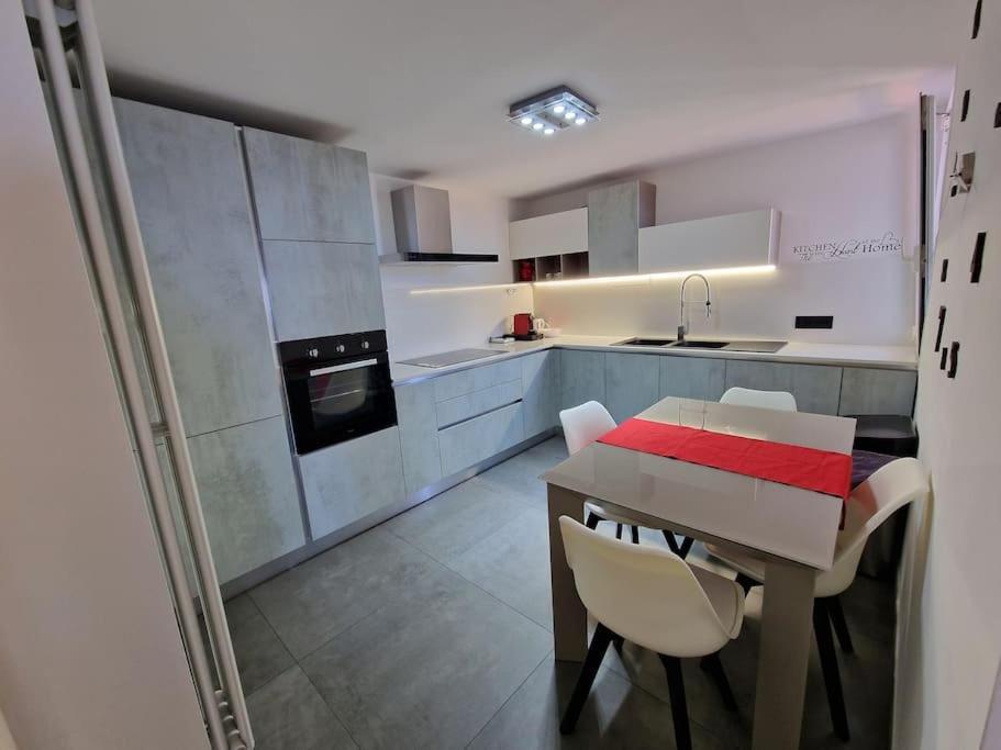 Le 4 Stagioni, In Apartment *